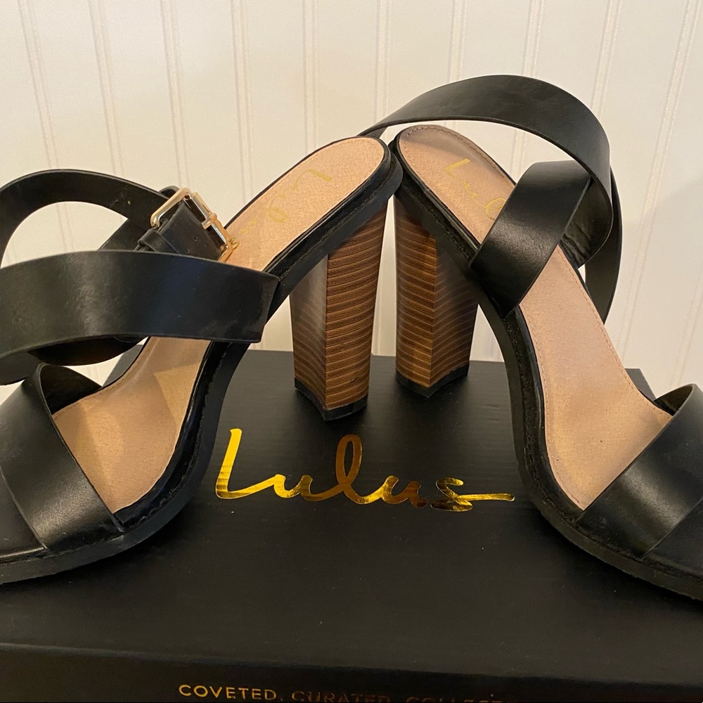 Great condition! Lulu’s Shelbie Ankle Strap Heels in Black in size 7.5